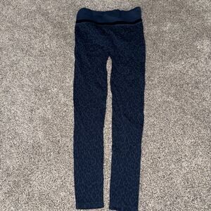 NikiBiki Soft Stretch High Waist Leopard Seamless Legging. Black EUC OS One Size